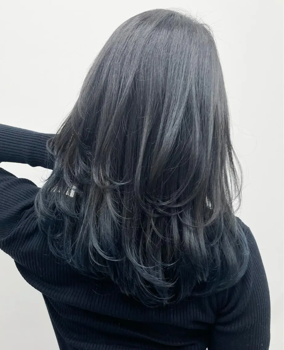 ミディアム カラー ブルーカラー グラデーションカラー 🦄インナーカラー 🦄貫井彩花のヘアスタイル