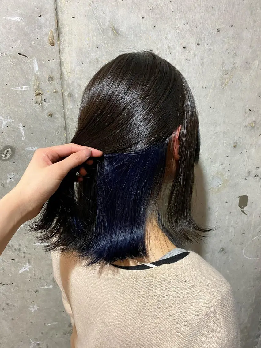 ミディアム カラー ブルーカラー インナーカラー シールエクステ 🪽CHIAKIのヘアスタイル