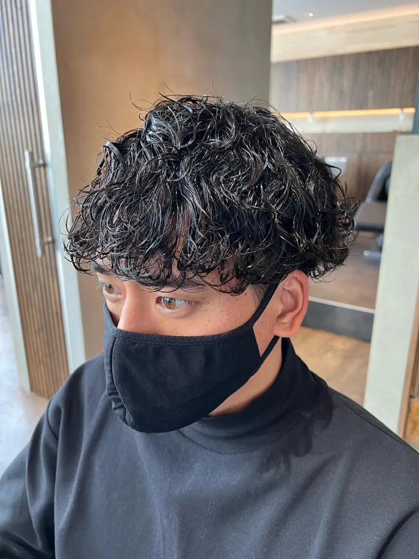 ショート パーマ メンズ カット パーマ トリートメント 波巻きスパイラルパー マ/シャドウパーマ駿のヘアスタイル