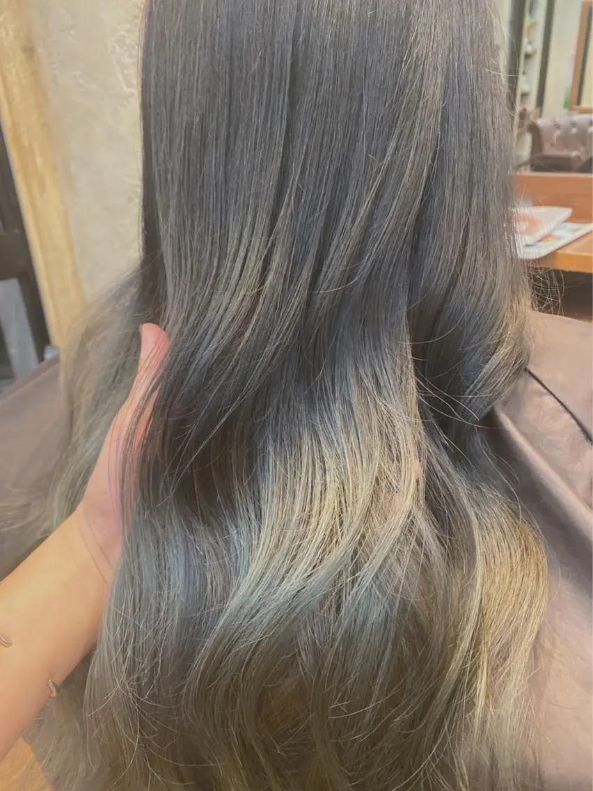 ロング カラー アッシュ グラデーションカラー マンツーマン 美容師💚コウブチのヘアスタイル