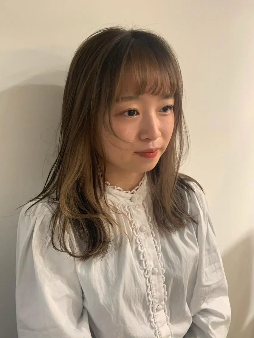 セミロング 顔周りカット レイヤーカット 柔らかいカラー🎀 rinaのヘアスタイル