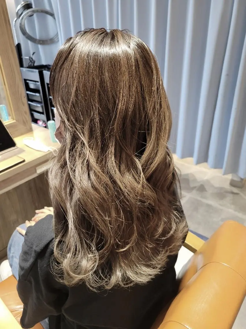 ロング カラー カット ヘアカラー トリートメント alushe 岡 陽子のヘアスタイル