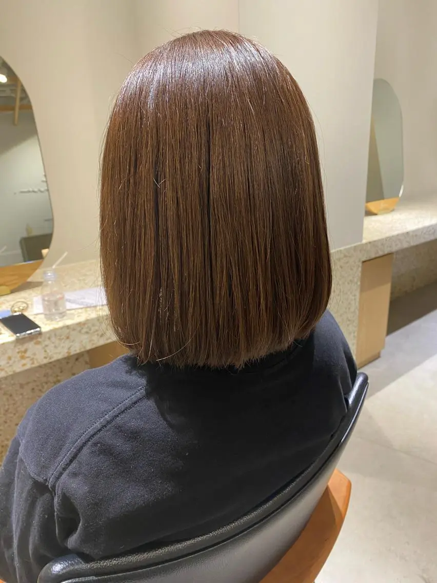 ショート カラー 切りっぱなしボブ ボブ three.大手前 田井 綾乃のヘアスタイル