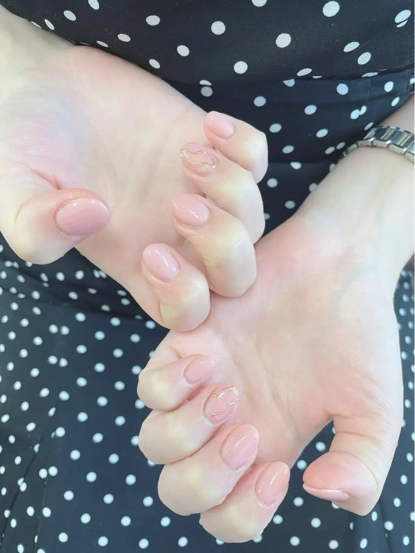 ネイル ゴールド ミラーネイル ハンドネイル Bianca SAITO🌺のネイルデザイン