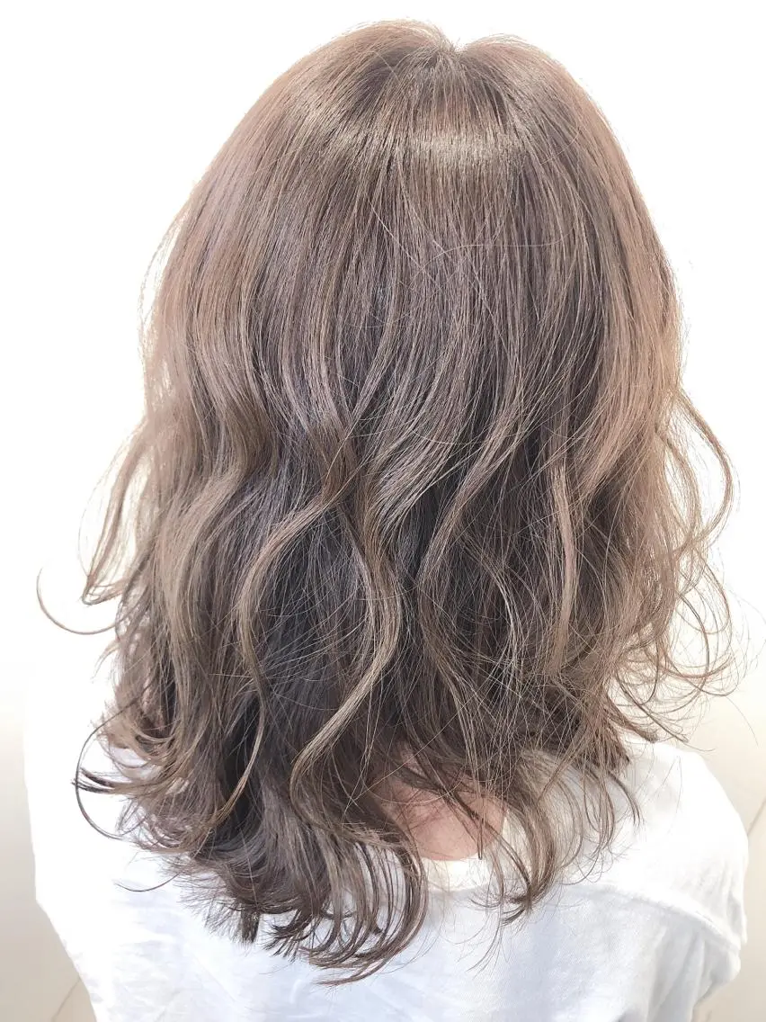 ミディアム カラー ベージュカラー ヘアカラー 田中 アキオのヘアスタイル
