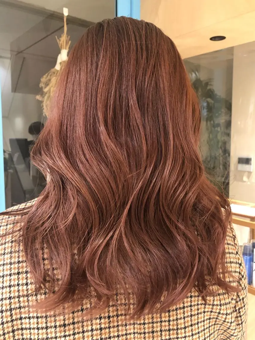 セミロング カラー ラベンダーカラー ピンクカラー ピンクラベンダー 大岩 茉愉のヘアスタイル