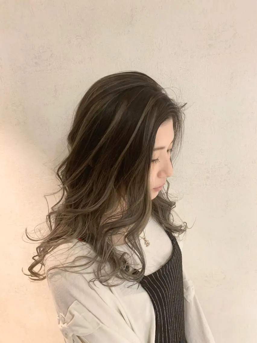 ロング カット ヘアカラー 市村 正義のヘアスタイル