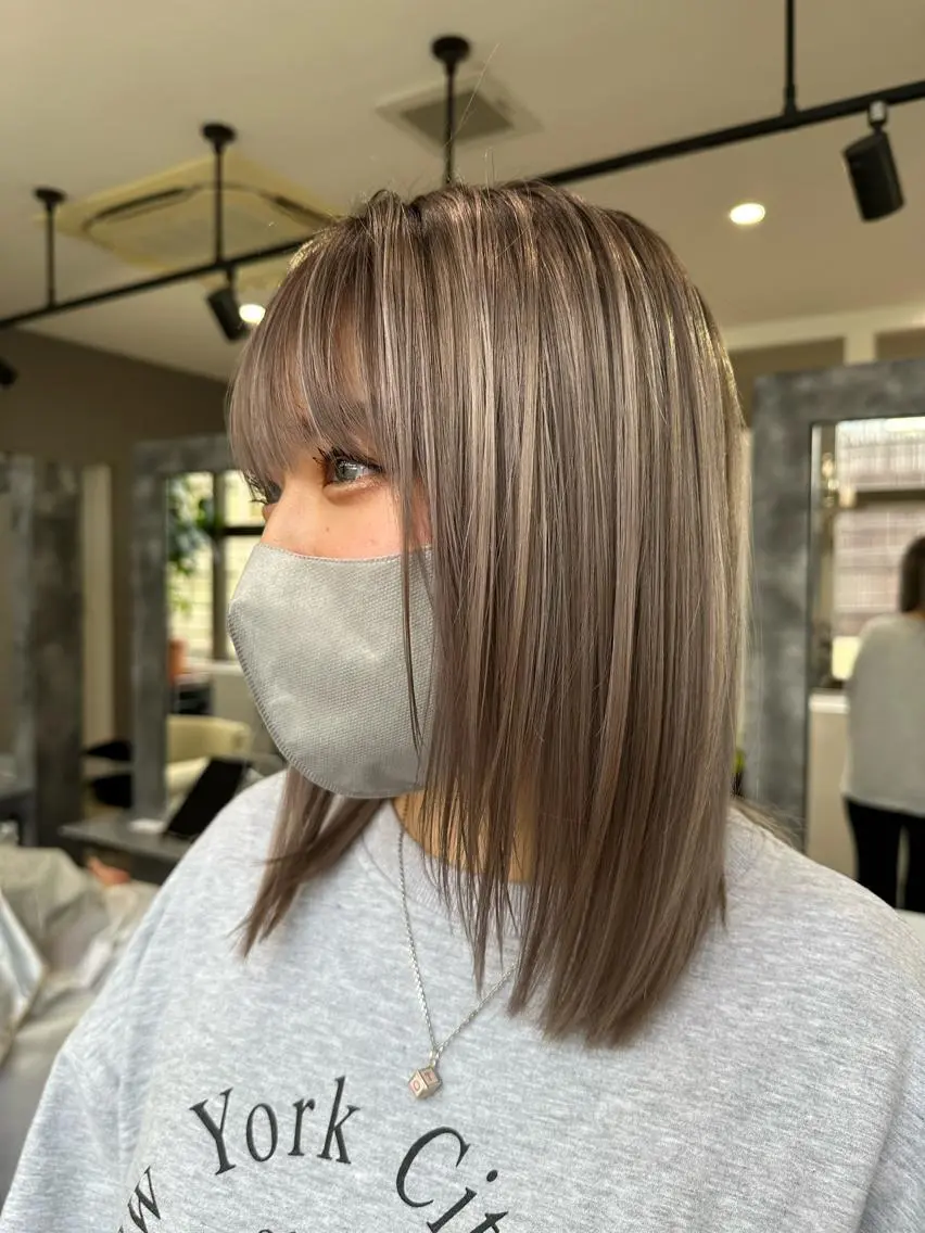 ミディアム カラー ハイライトカラー ハイライト Merlyosaka 早川未来のヘアスタイル