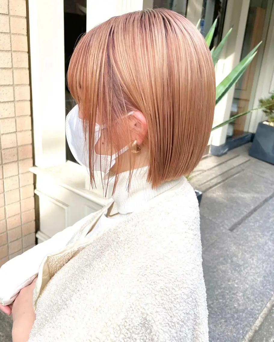 ショート カラー パーマ 切りっぱなしボブ 前下がりボブ ショートボブ ベージュカラー ブリーチ 髪質改善 縮毛矯正/ レイヤー/銀座/本木のヘアスタイル