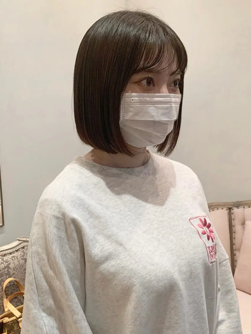 ミディアム 縮毛矯正 SAKINO ベージュカラーのヘアスタイル