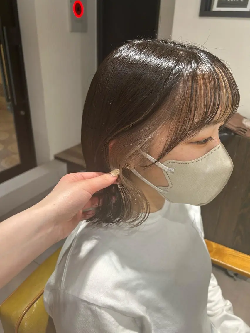 ミディアム カラー ベージュカラー ブリーチ ホワイトベージュ 関口 桃花🌷 暖色カラーのヘアスタイル
