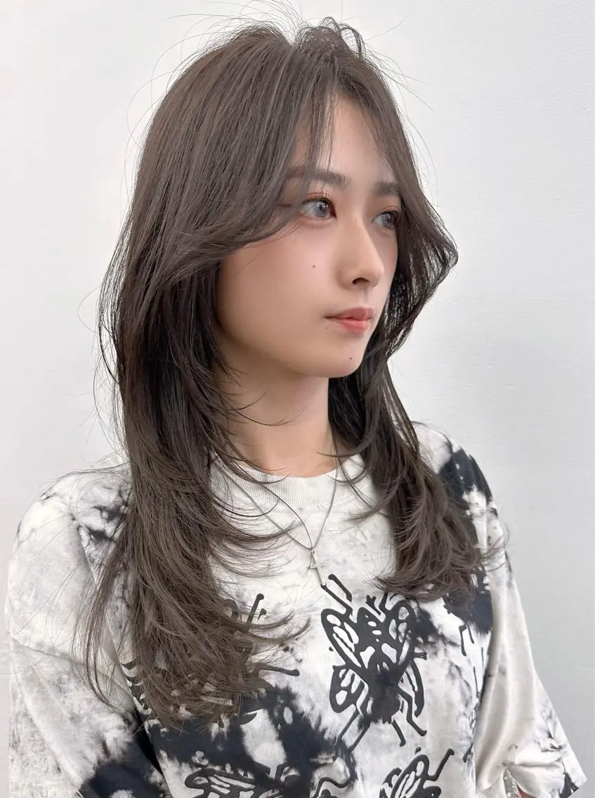 セミロング カラー ベージュカラー ブラウンカラー ショコラブラウン グレージュ くびれヘア カット ヘアカラー トリートメント 鈴木 一貴のヘアスタイル