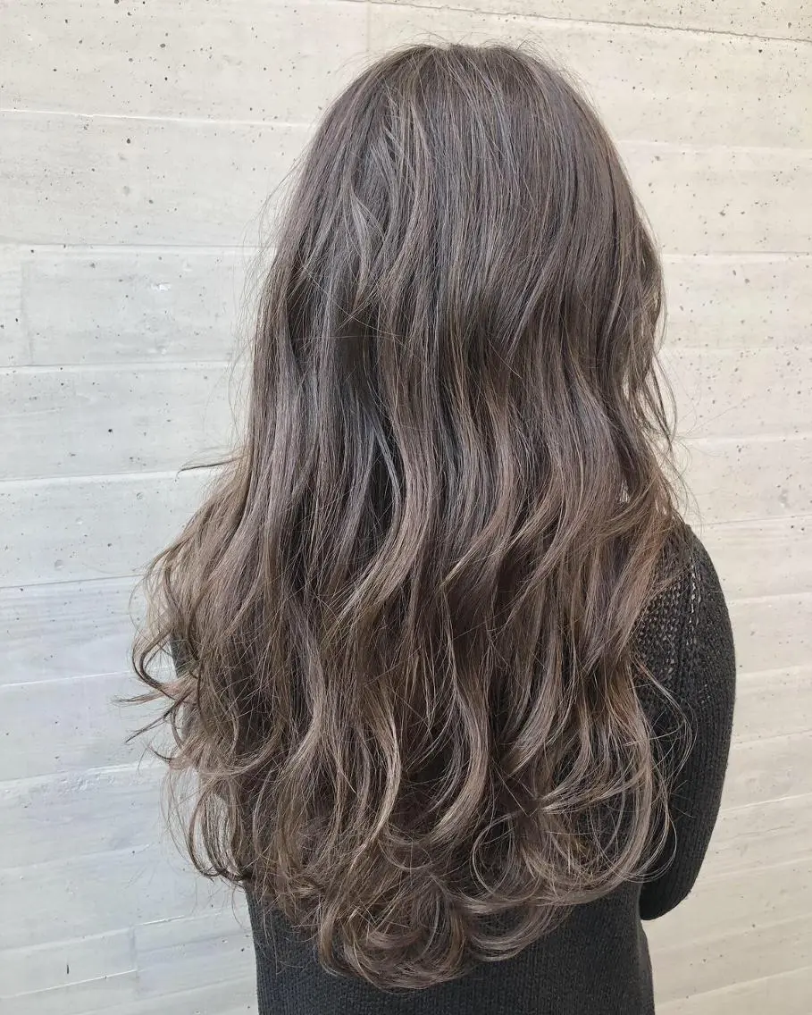 セミロング アッシュ 髪質改善 韓国風ヘア カット ヘアカラー トリートメント 【公式】amble luxe池袋東口🩷のヘアスタイル