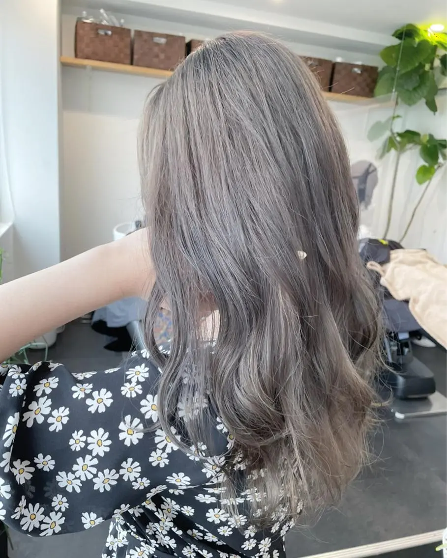 セミロング カラー カット ヘアカラー RU RIのヘアスタイル