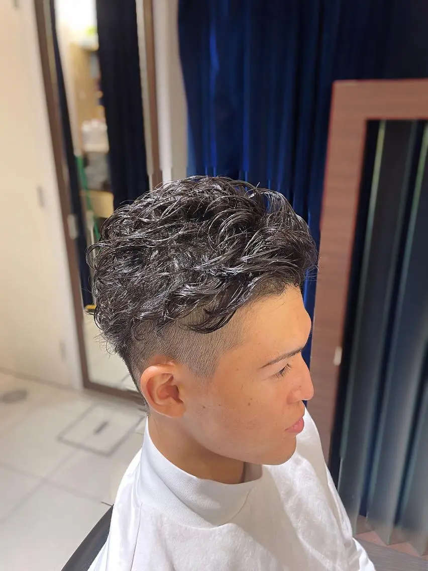 ショート パーマ メンズ メンズパーマ 岡崎 隆晟のヘアスタイル