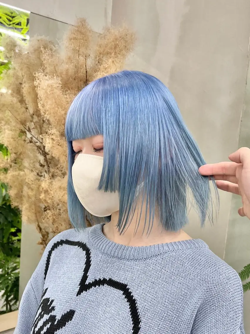 ミディアム イツク ⚡️ ルーツ/ハイトーンのヘアスタイル