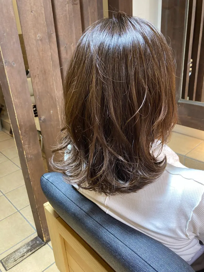 ミディアム カラー カット ヘアカラー トリートメント 奥谷 美代子のヘアスタイル