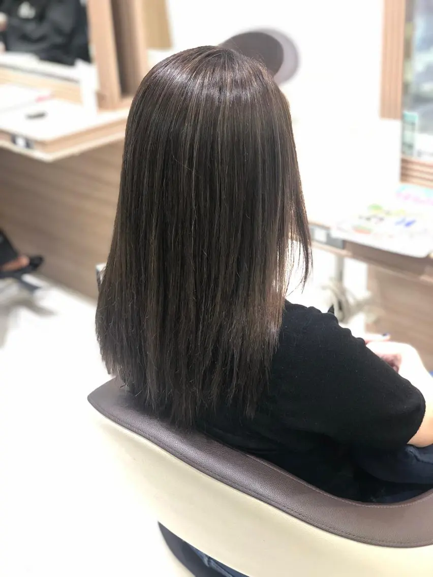 ロング カラー ハイライトカラー ハイライト ヘアカラー トリートメント 小島 仁美のヘアスタイル