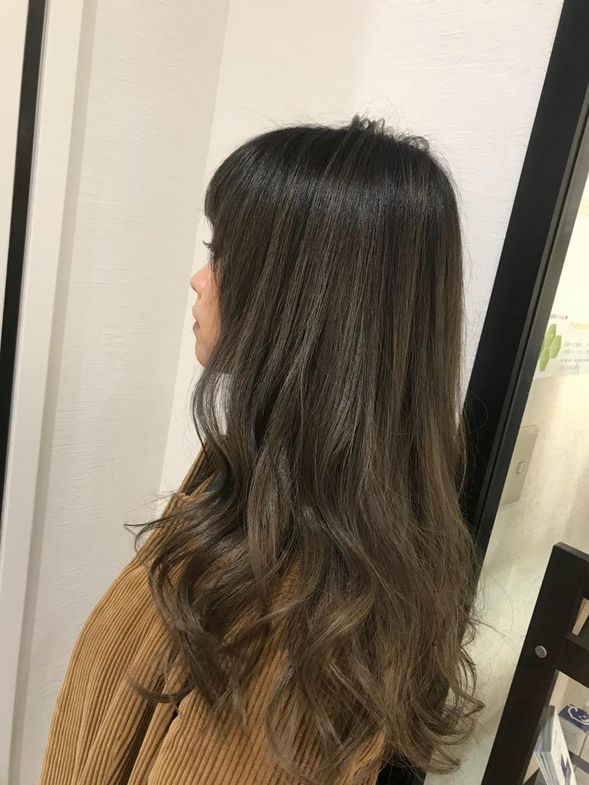 ロング 岸川 恭子のヘアスタイル