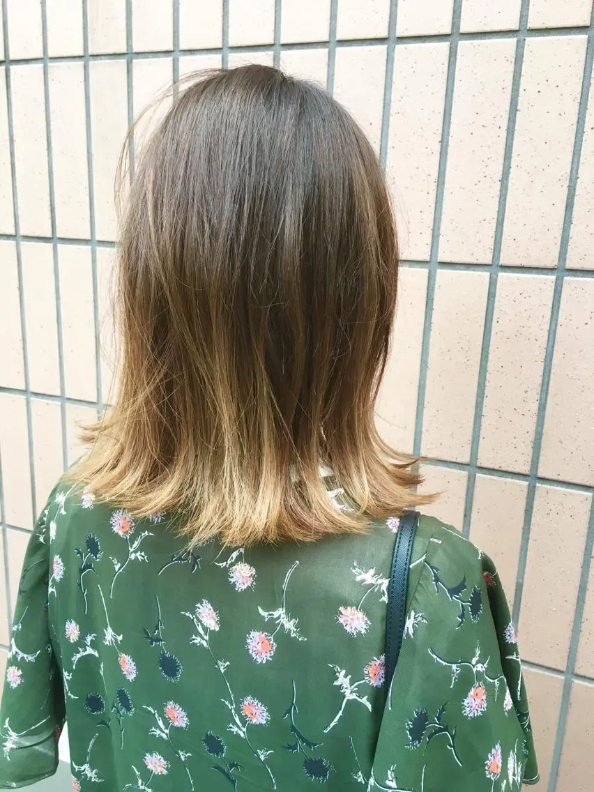 ミディアム カラー グラデーションカラー 【白髪ぼかし】 矢内　夏輝のヘアスタイル