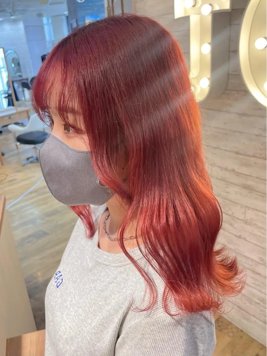 カラー オレンジ オレンジピンク ピンクカラー 中村 彩夏のヘアスタイル