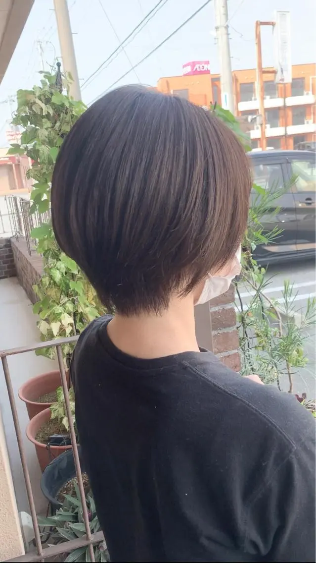 ショート リサ tonieのヘアスタイル