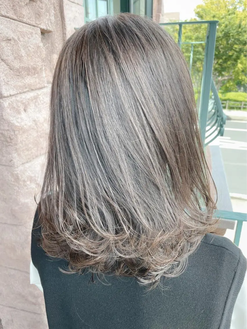ミディアム カラー 山﨑 大暉【ダブルカラー】のヘアスタイル