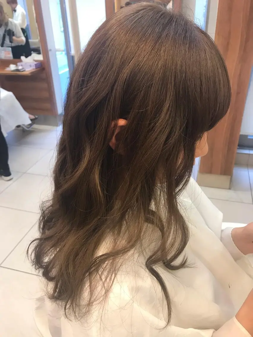 セミロング 高橋 沙希のヘアスタイル