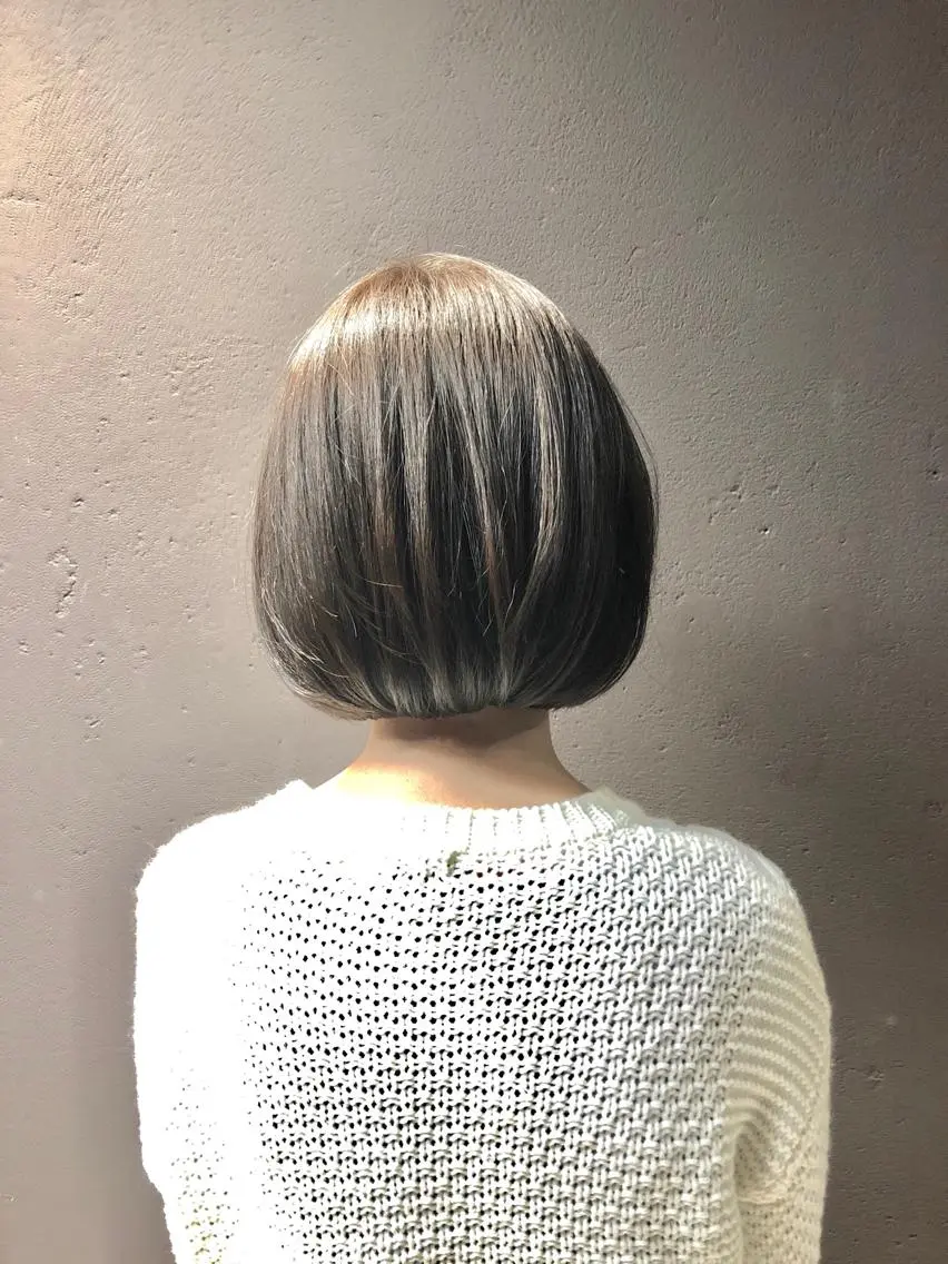 ショート レイヤーカット 小山 悠のヘアスタイル