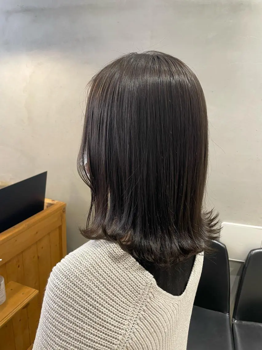ミディアム カラー 外山 実咲のヘアスタイル