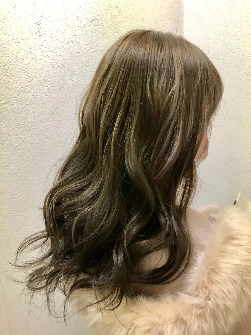 セミロング カラー グレージュ 美髪・艶髪特化美容師 RYOJIのヘアスタイル