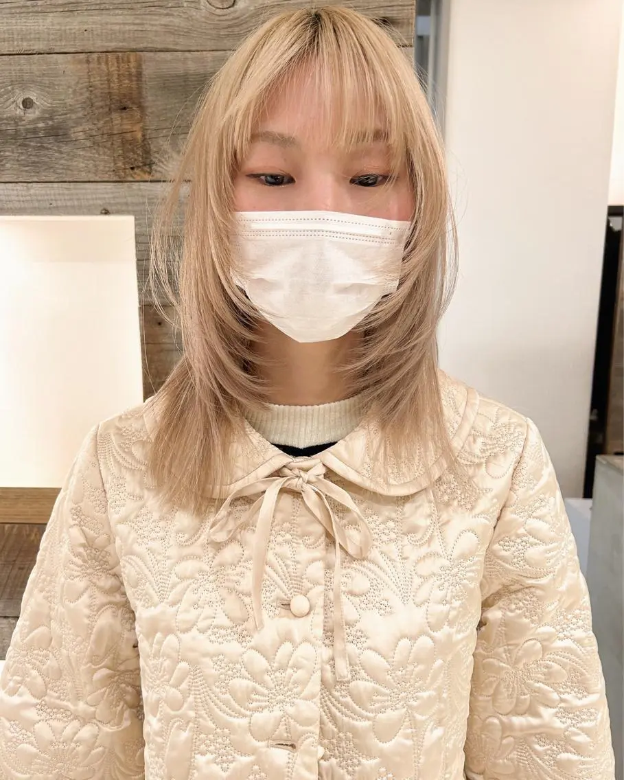 ミディアム カラー ベージュカラー ブロンド ブロンドベージュ レイヤーカット カット ヘアカラー トリートメント 村上雅人 ナチュラルモードのヘアスタイル