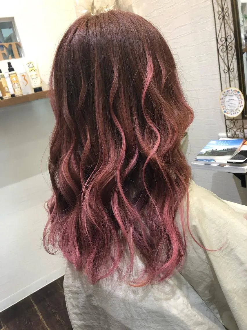 ロング カラー ブラウンカラー ショコラブラウン ハイライトカラー ピンクカラー ハイライト 皆巳 達郎のヘアスタイル