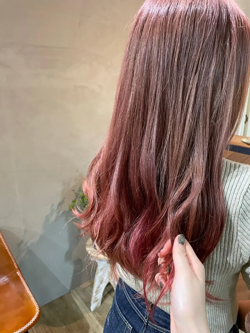 ロング カラー ヘアカラー カジ エリナのヘアスタイル