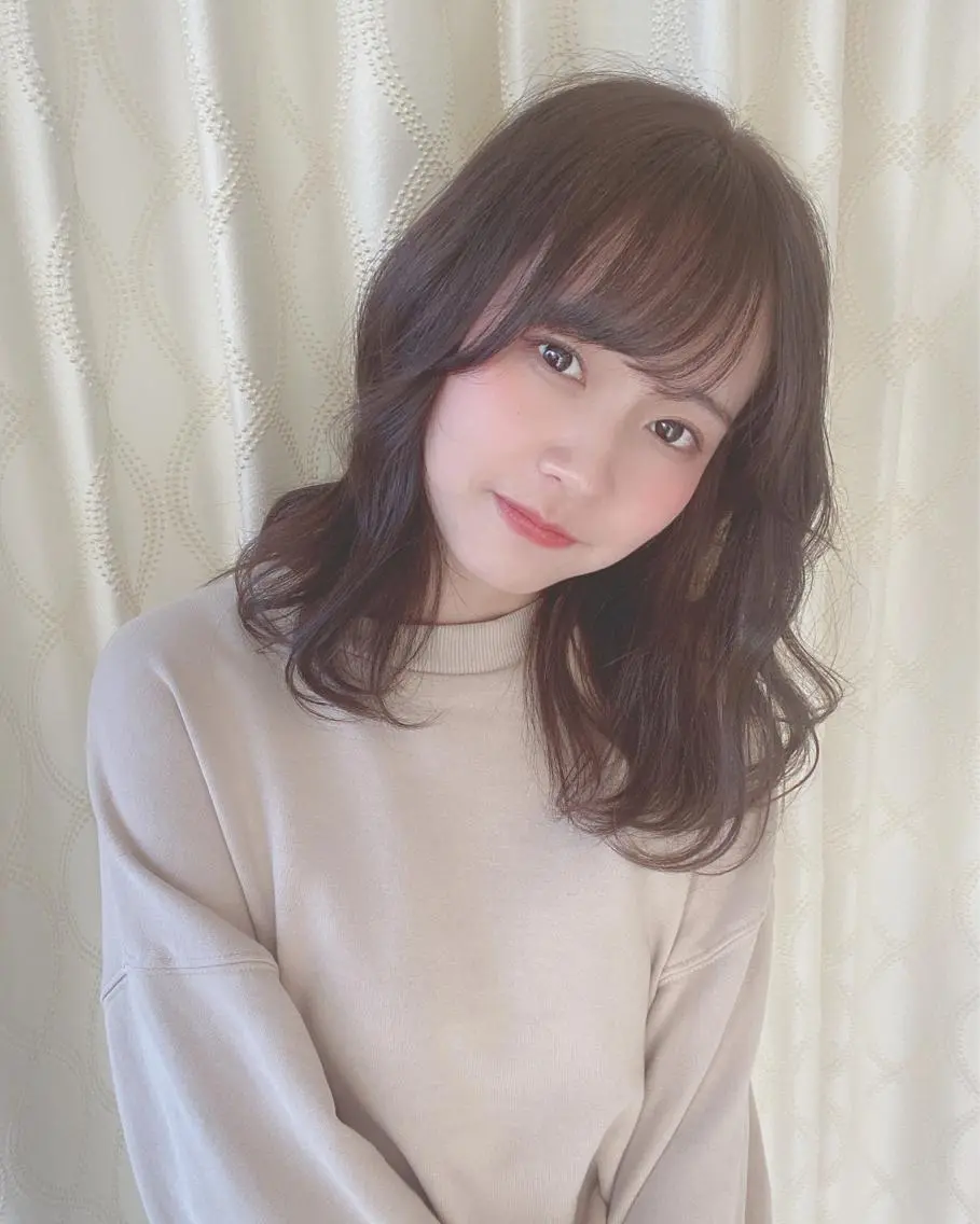 ミディアム カラー ヘアアレンジ アッシュ ミント 美髪矯正 韓国レイヤーのヘアスタイル
