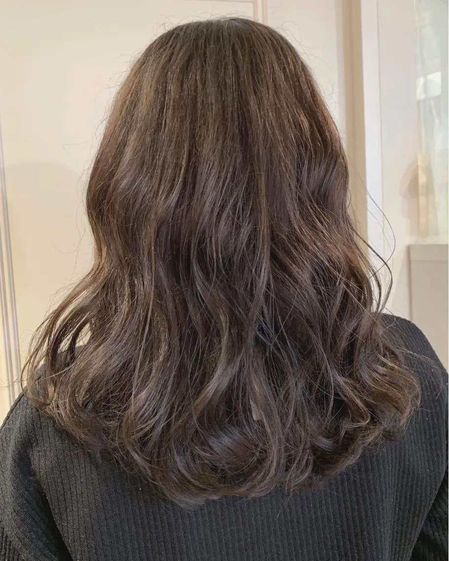 セミロング カラー パーマ ヘアカラー トリートメント 菅野 美咲のヘアスタイル