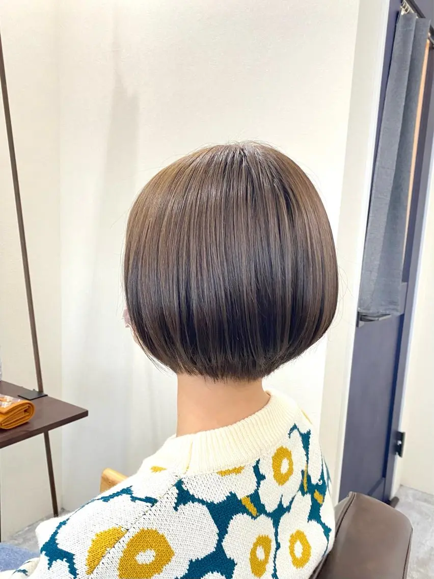 ショート カラー アッシュ ベージュカラー 長岡 俊樹のヘアスタイル
