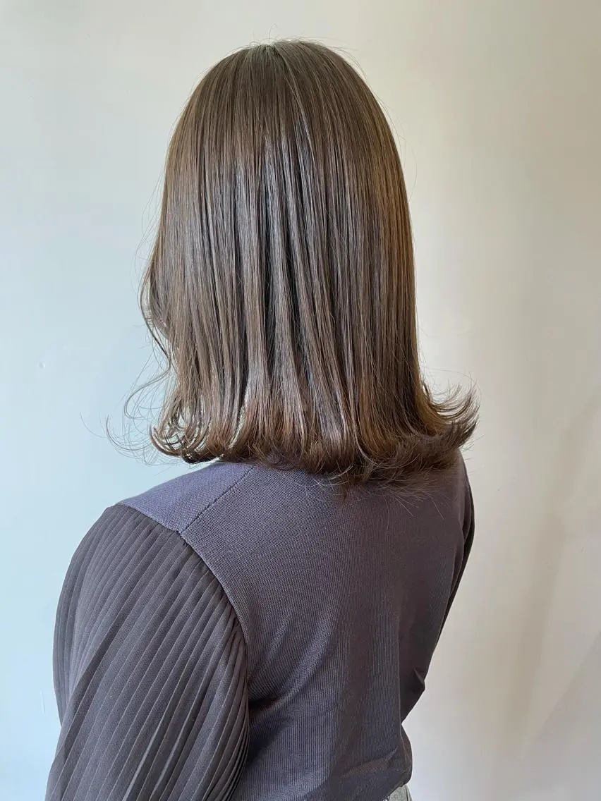 ミディアム カラー カット ヘアカラー トリートメント 安藤 佑衣のヘアスタイル