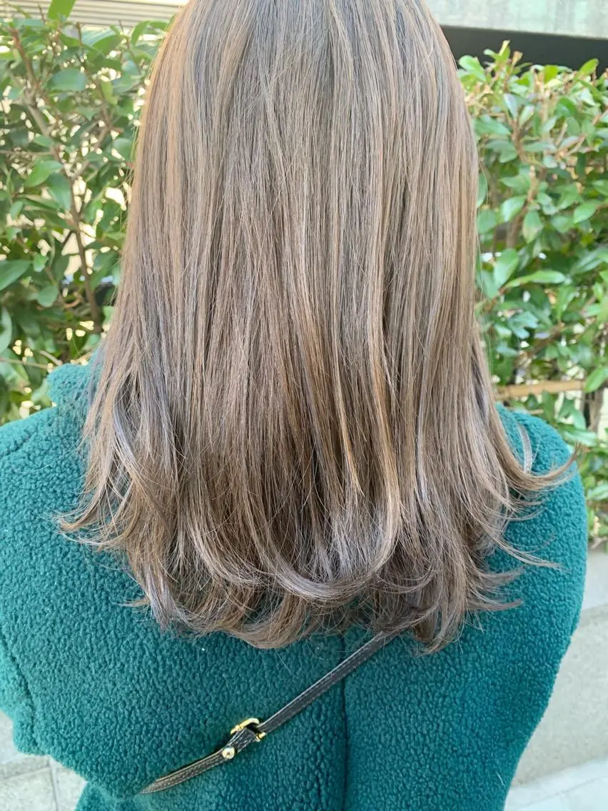 ロング 初めてでも失敗しない 透明感カラー Miiのヘアスタイル