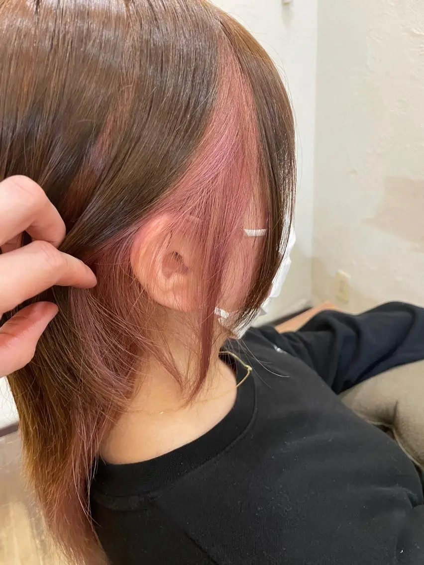 セミロング カラー ピンクカラー ヘアカラー 箱守 さやかのヘアスタイル