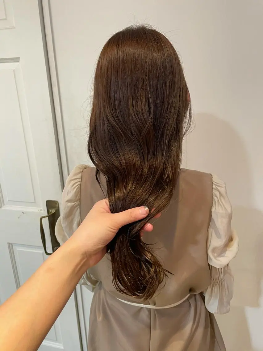 ロング カラー カット ヘアカラー トリートメント MIOベージュカラー 柔らかいカラーのヘアスタイル