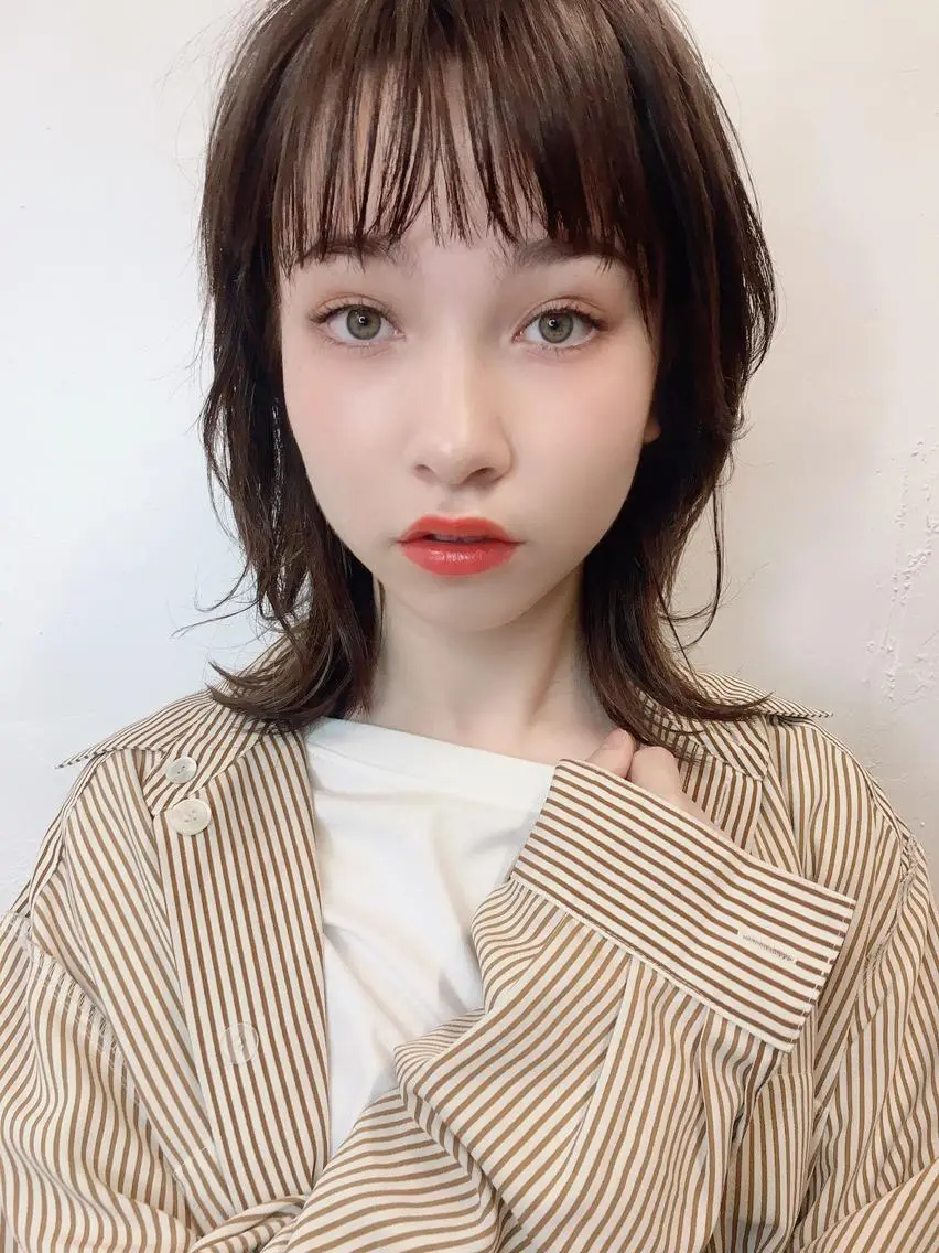 ミディアム ウルフカット 鎌倉 彩のヘアスタイル