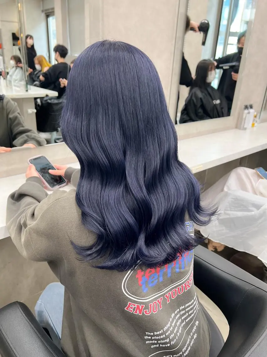 セミロング カラー ヘアアレンジ 🩵 JURI🩵のヘアスタイル