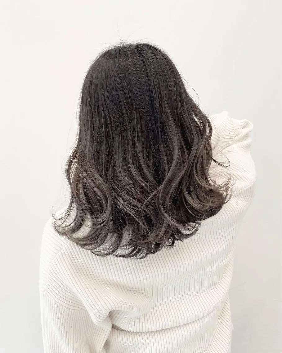セミロング カラー パーマ ヘアアレンジ 【公式】amble luxe池袋東口🩷のヘアスタイル