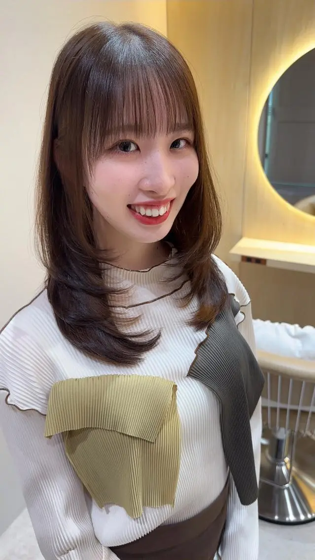セミロング カット 美髪縮毛矯正✨🫧 レイヤー川村利幸のヘアスタイル