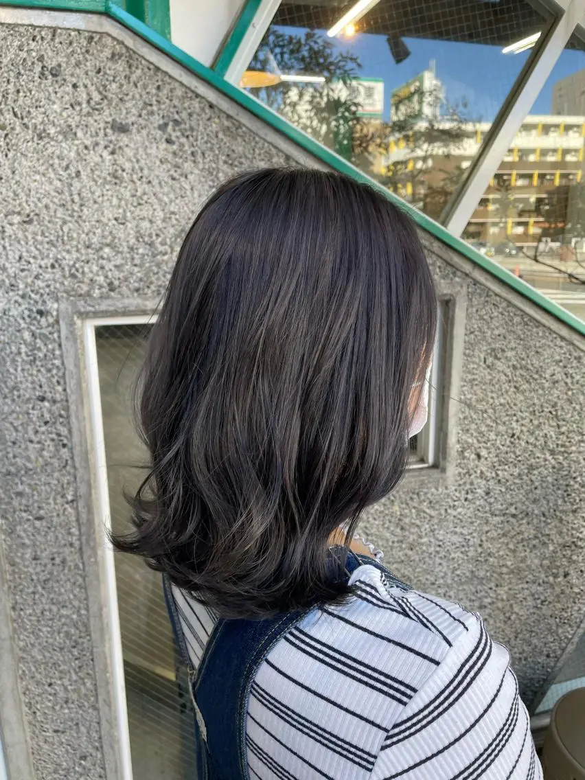 ミディアム 高山 妃のヘアスタイル