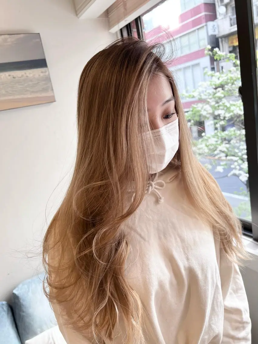 ロング レイヤーカット ヘアカラー トリートメント 渋谷ハイトーン/ デザインカラー阿部のヘアスタイル