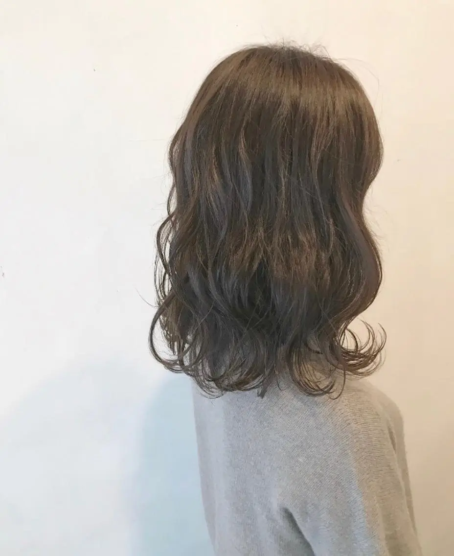 セミロング カラー 透明感カラー mayo 🐄🌈のヘアスタイル