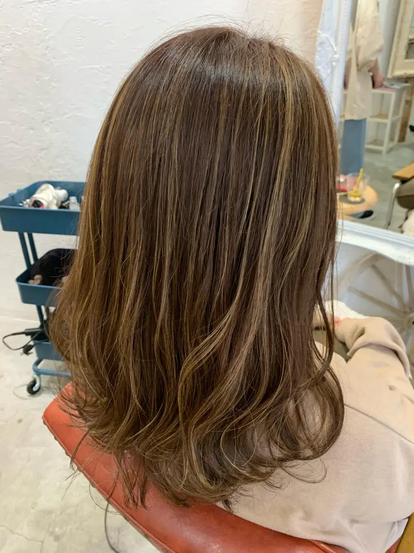 セミロング カラー fio マナミのヘアスタイル