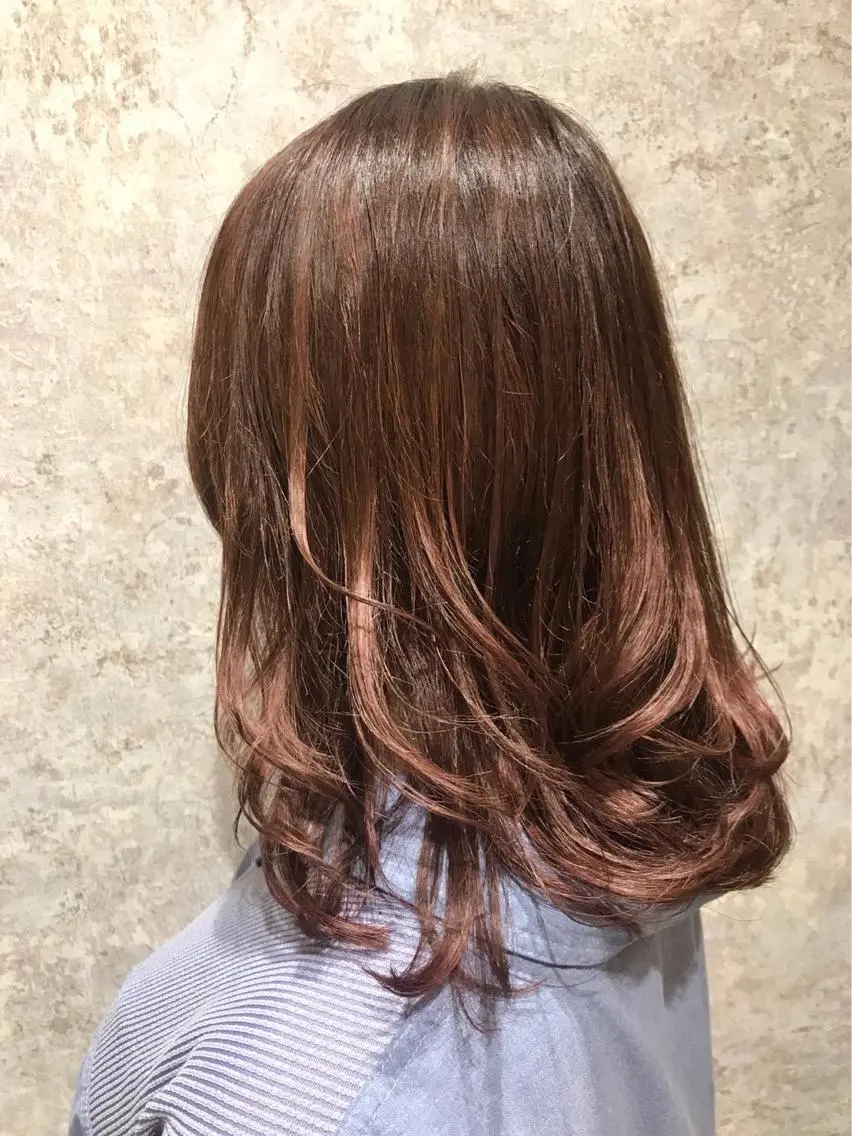 ミディアム カラー ハイライトカラー ハイライト Blanco Color&Careのヘアスタイル